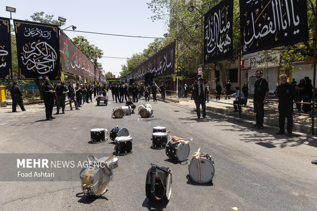 عزاداری ظهر عاشورای حسینی در تهران