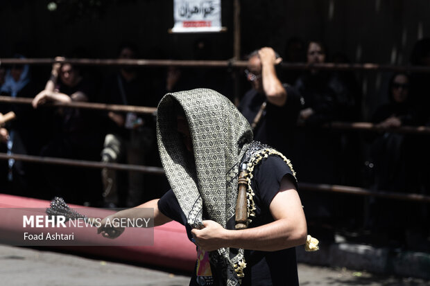 عزاداری ظهر عاشورای حسینی در تهران