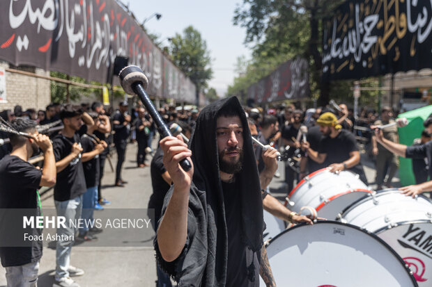 عزاداری ظهر عاشورای حسینی در تهران