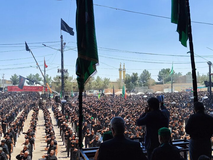 مراسم مظلوم حسینم در ظهر عاشورا در حسینیه بزرگ جاجرم