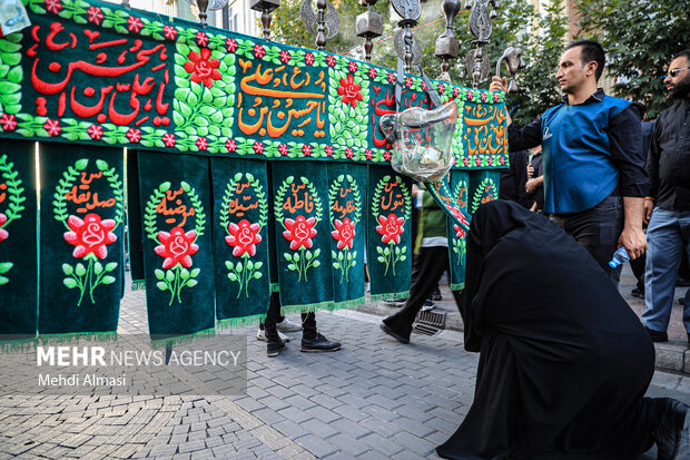 دسته عزاداری عصر عاشورا در زنجان