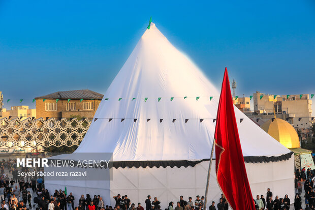 آئین خیمه سوزان در میدان امام حسین (ع) تهران آئین خیمه سوزان در میدان امام حسین (ع) تهران