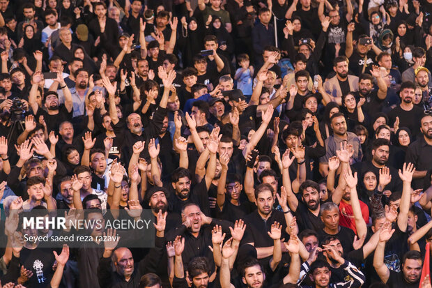 آئین <a href='https://sayeb.ir/tag/%d8%ae%db%8c%d9%85%d9%87-%d8%b3%d9%88%d8%b2%d8%a7%d9%86'></div>خیمه سوزان</a> در میدان امام <a href='https://sayeb.ir/tag/%d8%ad%d8%b3%db%8c%d9%86'>حسین</a> (ع) <a href='https://sayeb.ir/tag/%d8%aa%d9%87%d8%b1%d8%a7%d9%86'>تهران</a>