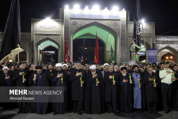 مراسم شام غریبان امام حسین (ع) در حرم امام رضا (ع)