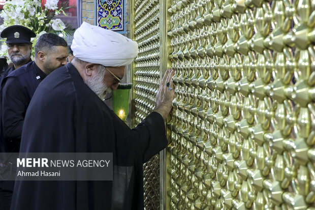 مراسم شام غریبان امام حسین (ع) در حرم امام رضا (ع)