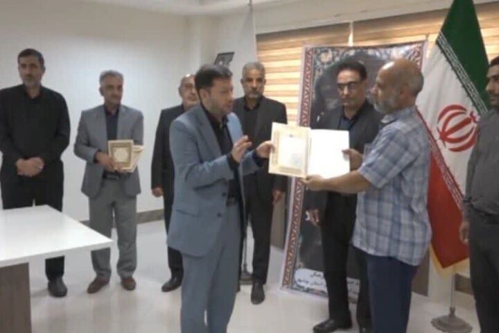 بیش از ۵۰۰ فقره سند مالکیت در بوشهر اهدا شد بیش از ۵۰۰ فقره سند مالکیت در بوشهر اهدا شد