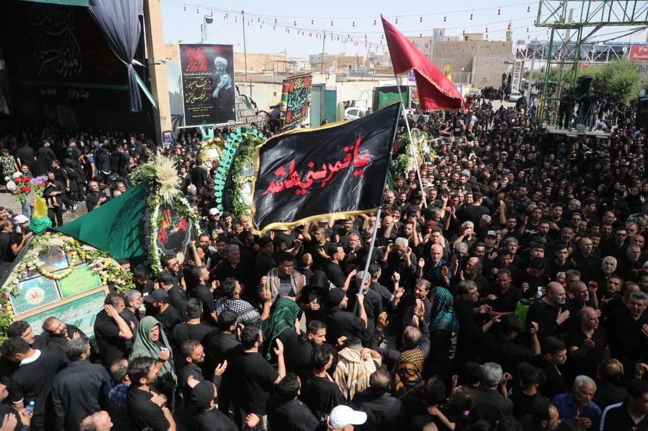 امضای «شهادتنامه عشاق» در عاشورا/ استان سمنان یکپارچه ماتمکده شد