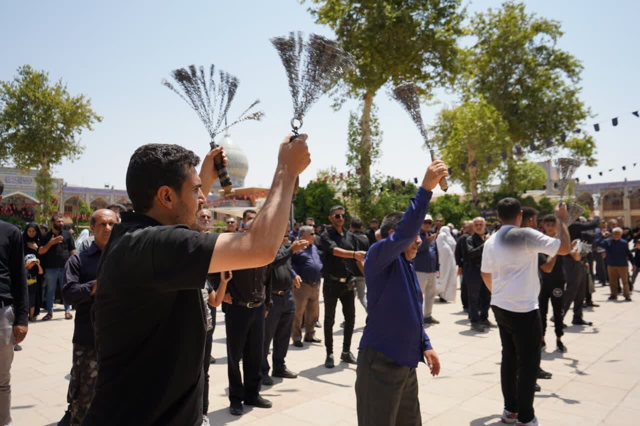 حضور پرشور عزاداران عاشورای حسینی در حرم شاهچراغ(ع)