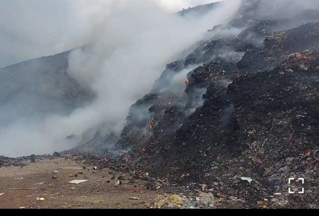 آتش سوزی در سایت زباله آمل/ آسیبی به جنگل نرسید