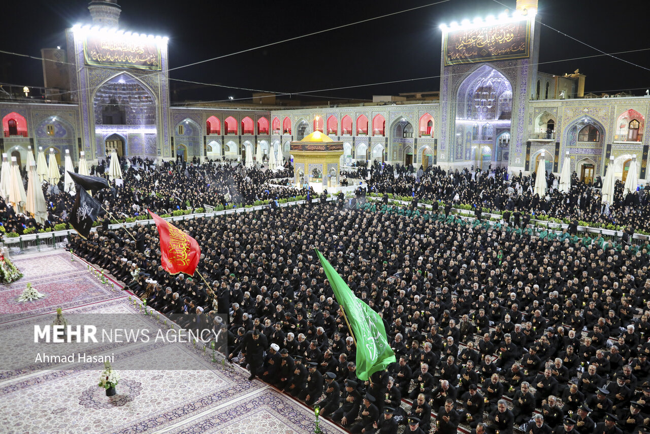 وداع با امام مهربانیها در شام غریبان؛ مشهد نقطه اوج ارادت شیعیان