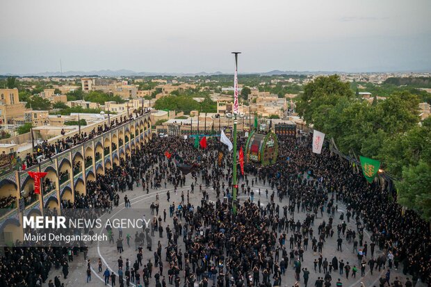 آیین «تعزیه خوانی» و «نخل گردانی» روز عاشورا - مهریز