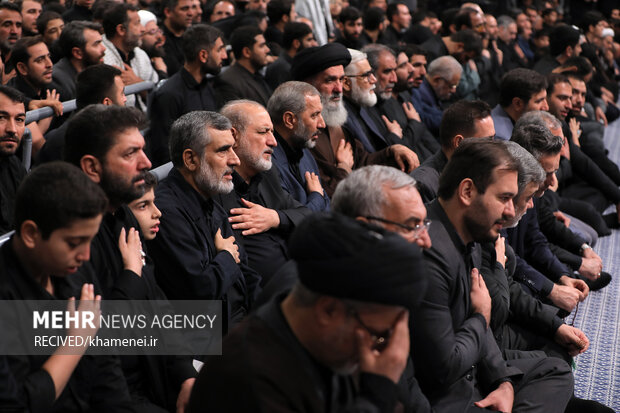 آخرین شب مراسم عزاداری امام حسین(ع) با حضور رهبر انقلاب