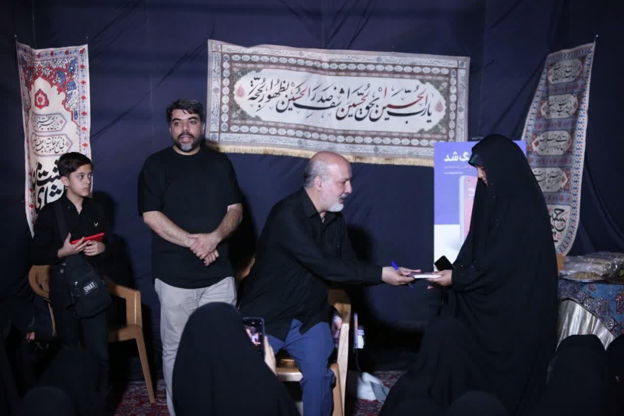 کتاب «مردی که سگ شد» ویژه نوجوانان در اصفهان رونمایی شد