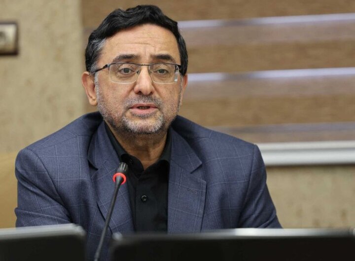 دانشجویان از تکبعدی بودن خارج شوند