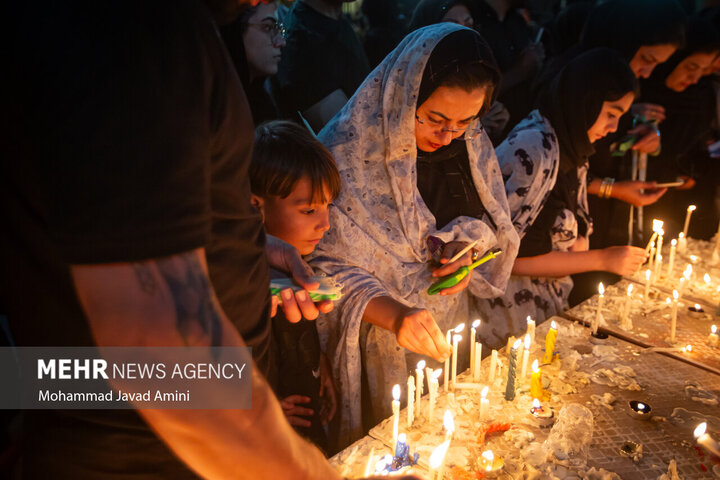 تهران در شام غریبان؛ کوچههای سوگ، شهر غرق در شمع و سکوت