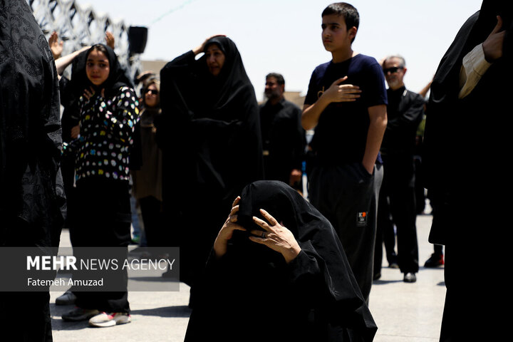 عزاداری ظهر عاشورا در میدان امام حسین (ع) تهران