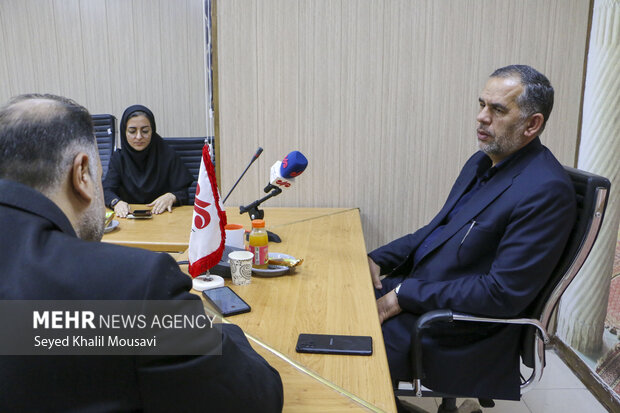 بیکاری اساسی ترین مشکل خوزستان است / مدیران استان باید بومی باشند