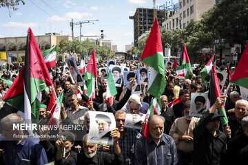 تقرير مصور...مسيرات حاشدة لأهالي مدينة مشهد لادانة جرائم الكيان الصهيوني