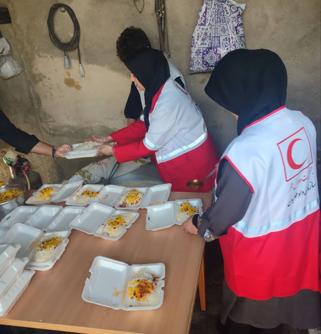 امدادرسانی داوطلبان هلال احمر در روزهای تاسوعا و عاشورا