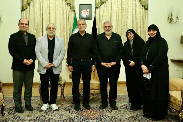 الرئيس المنتخب الايراني يستقبل اسرة الامام موسى الصدر