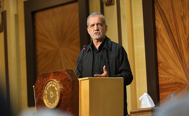 Pezeshkian says tackling economic problems his gov. priority