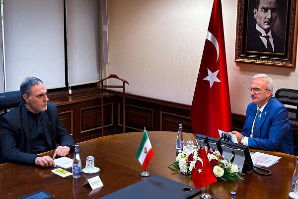 السفير الإيراني في أنقرة يلتقي نائب وزير الداخلية التركي