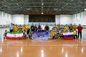 بازی فوتسال دوستانه بین تیم‌های منتخب منطقه چهارم نداجا و کارکنان ناو SB45 روسیه