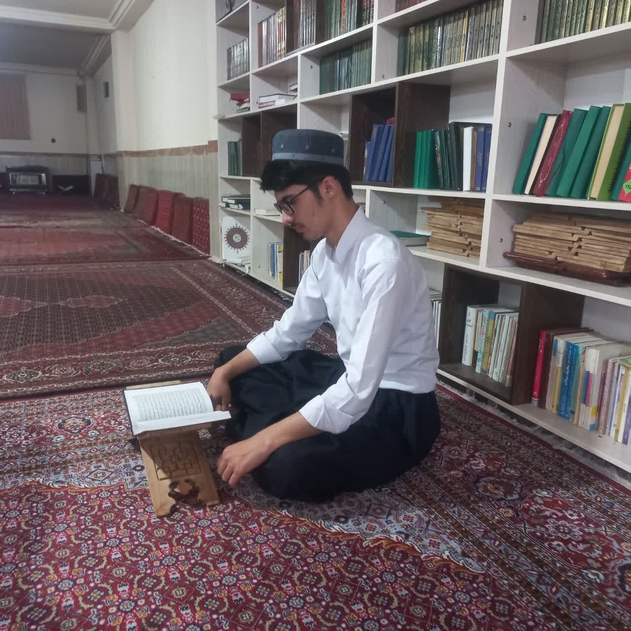 حفظ قرآن کریم برکت را به زندگی وارد میکند