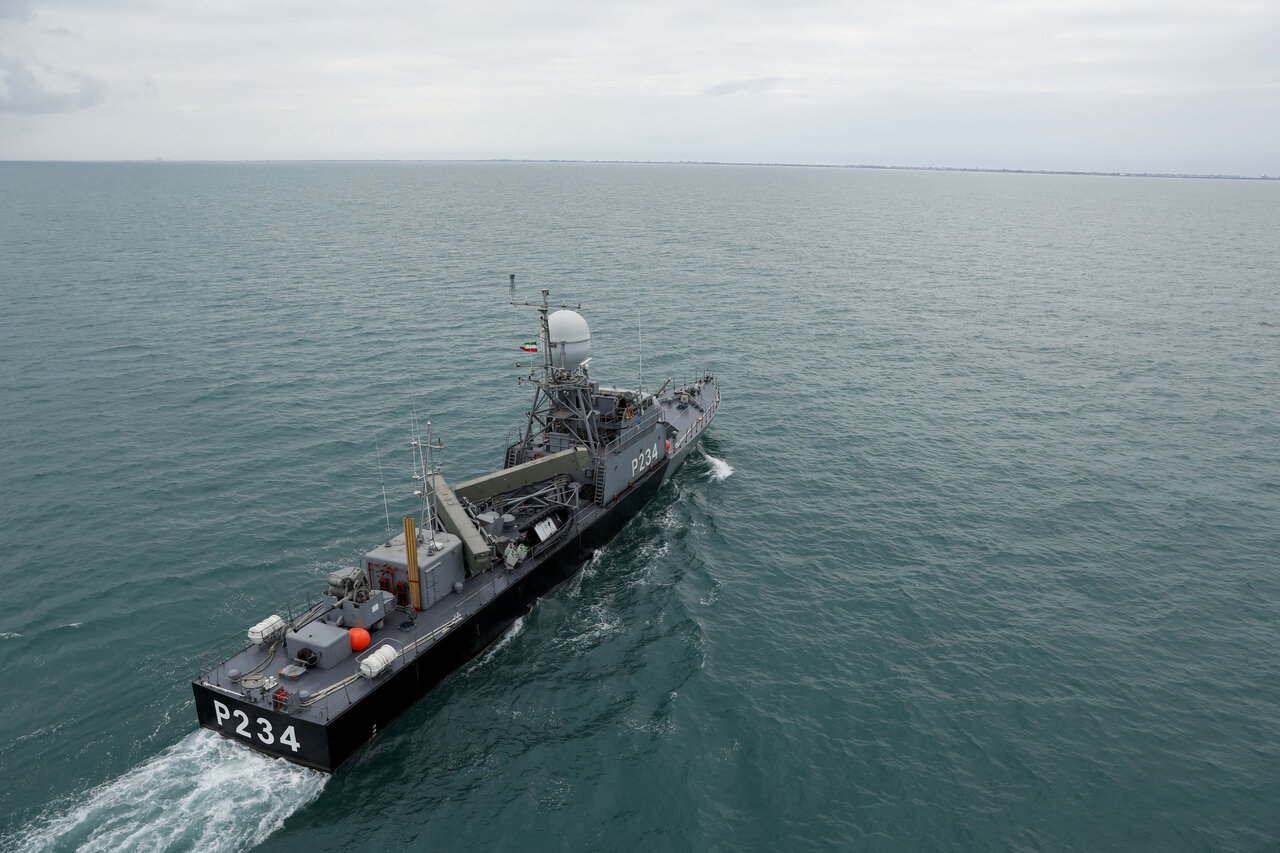 شناور روسی وارد آبهای ایران در دریای خزر شد 2 5090602