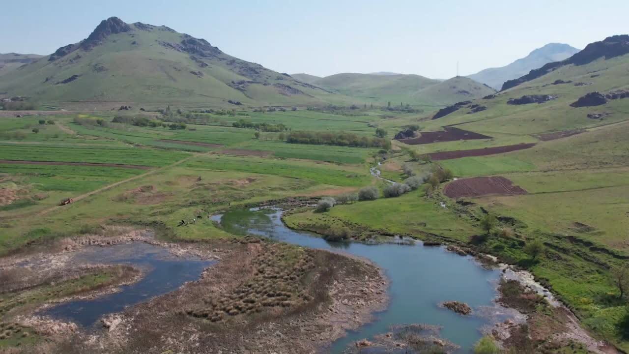 تبدیل۳۷هزار هکتار اراضی کشاورزی پایین دست سدهای کردستان به آبی