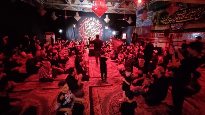 مراسم عزاداری امام حسین(ع) و همراهانش در آستانه اشرفیه مراسم عزاداری امام حسین(ع) و همراهانش در آستانه اشرفیه