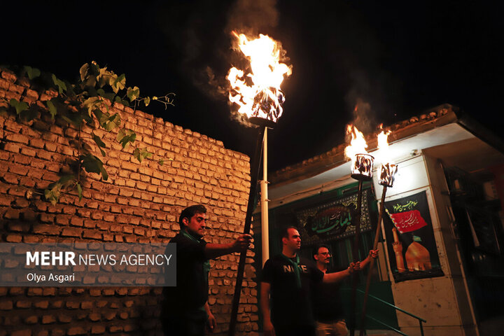 آیین سنتی «دسته چوبی» شب دوازدهم محرم در گرگان