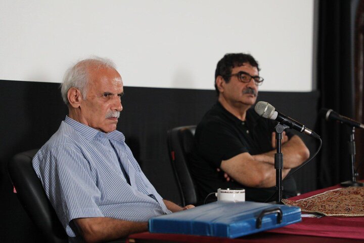 «مرد نمکی» به مثابه یک جریان بوروکراتیک «مرد نمکی» به مثابه یک جریان بوروکراتیک