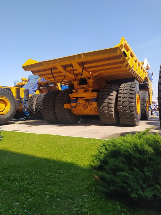 Belarus giant dump trucks