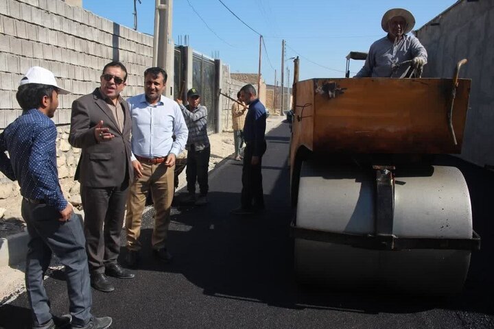 ۸۵ درصد معابر روستاهای بخش دلوار بهسازی و آسفالت شد