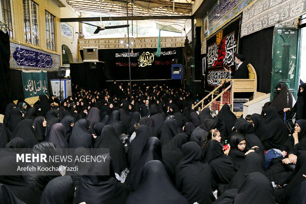 تقویم مراسم محرم در قم؛ برپایی عزاداری در تکایا تا آیین مشعلگردانی