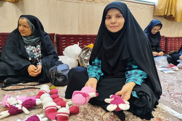 عروسکهایی که مسافر کربلا میشوند/نذری برای شادی دل کودکان زائر