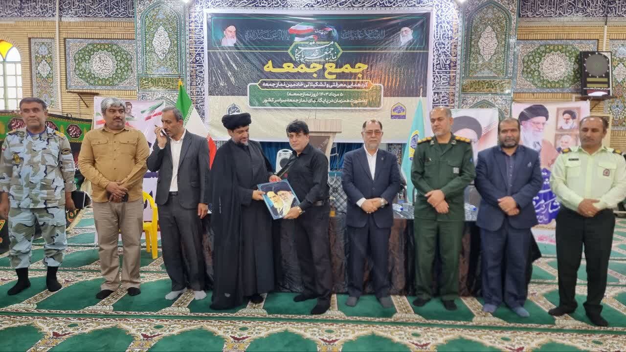 مسئولان گناوه با ارائه عملکردها در جامعه نشاط ایجاد کنند