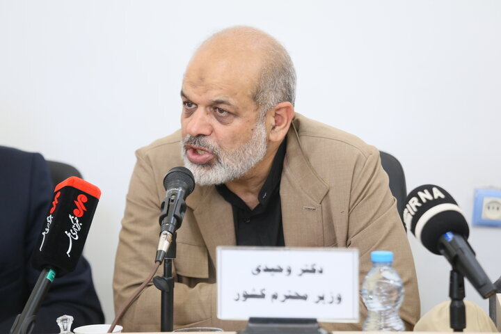 وزير الداخلية يكشف عن عدة مخططات للأعداء ضد ايران