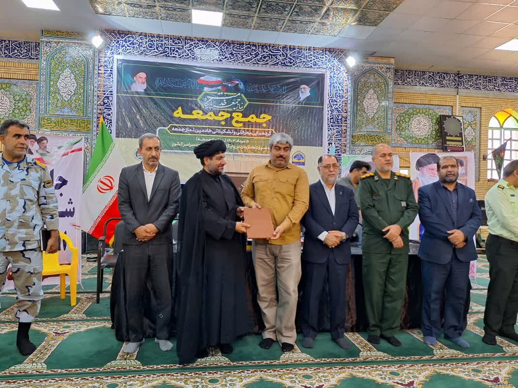 مسئولان گناوه با ارائه عملکردها در جامعه نشاط ایجاد کنند