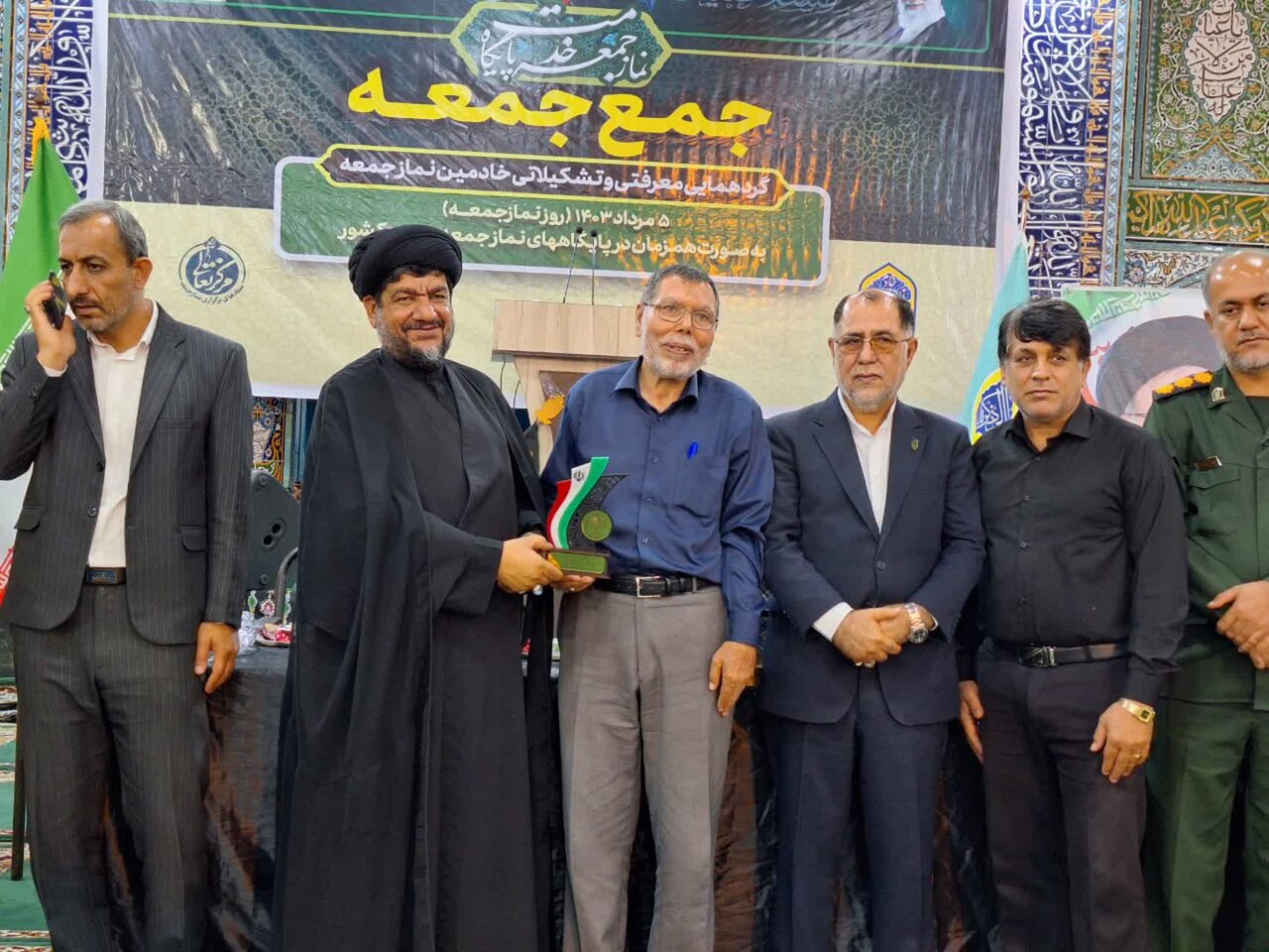 مسئولان گناوه با ارائه عملکردها در جامعه نشاط ایجاد کنند