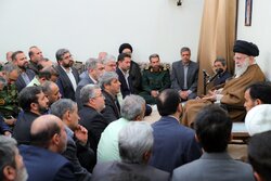 Leader's meeting with members of Tehran martyrs congress