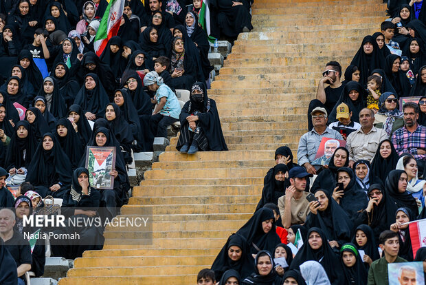 اجتماع دختران انقلاب در ورزشگاه آزادی