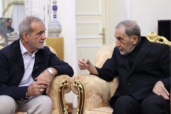 Leader's advisor holds meeting with Pezeshkian