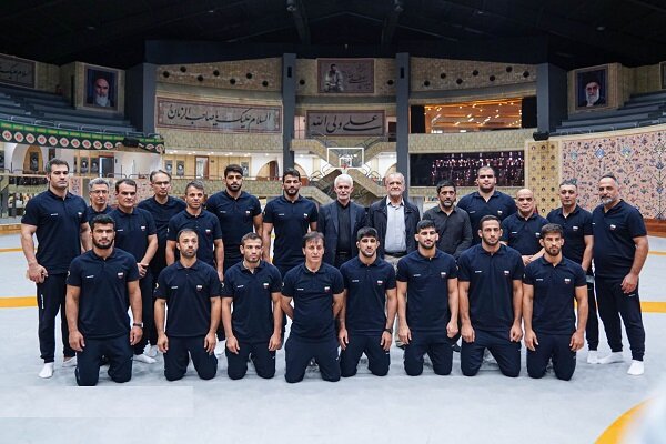 الرئيس الايراني المنتخب يزور فريق المصارعة الوطني الذي سيشارك في أولمبياد 2024