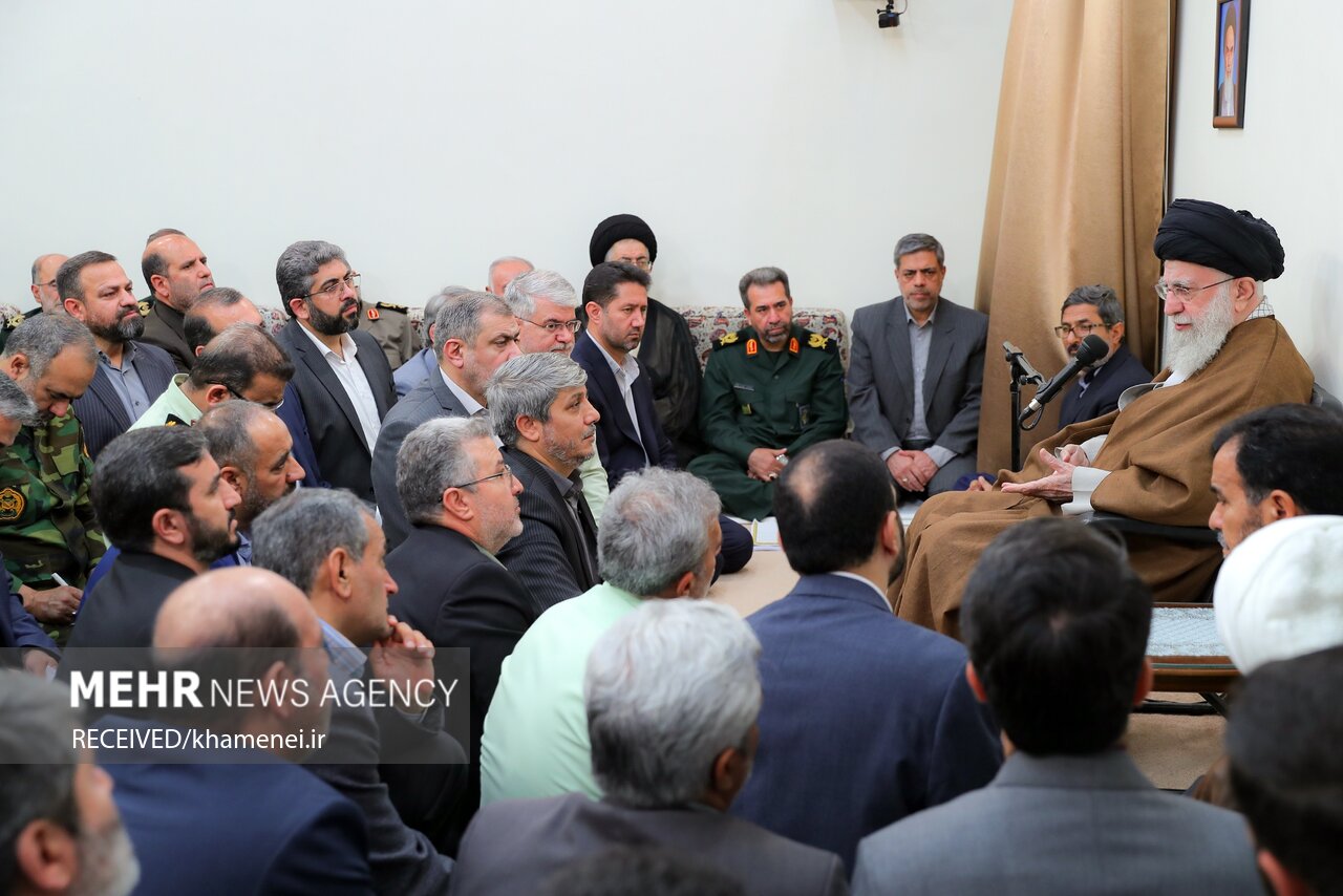Leader's meeting with members of the Tehran martyrs congress