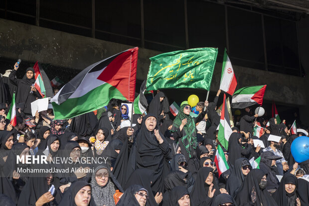 اجتماع مردمی دختران انقلاب در ورزشگاه آزادی