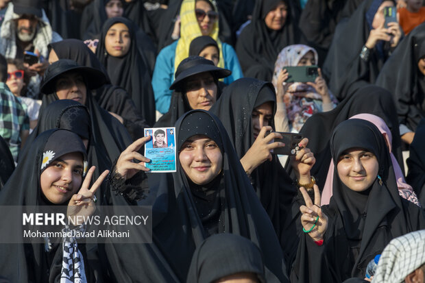 اجتماع مردمی دختران انقلاب در ورزشگاه آزادی