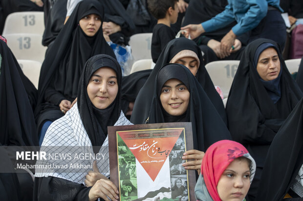 اجتماع مردمی دختران انقلاب در ورزشگاه آزادی