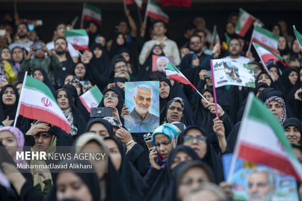 اجتماع مردمی دختران انقلاب در ورزشگاه آزادی